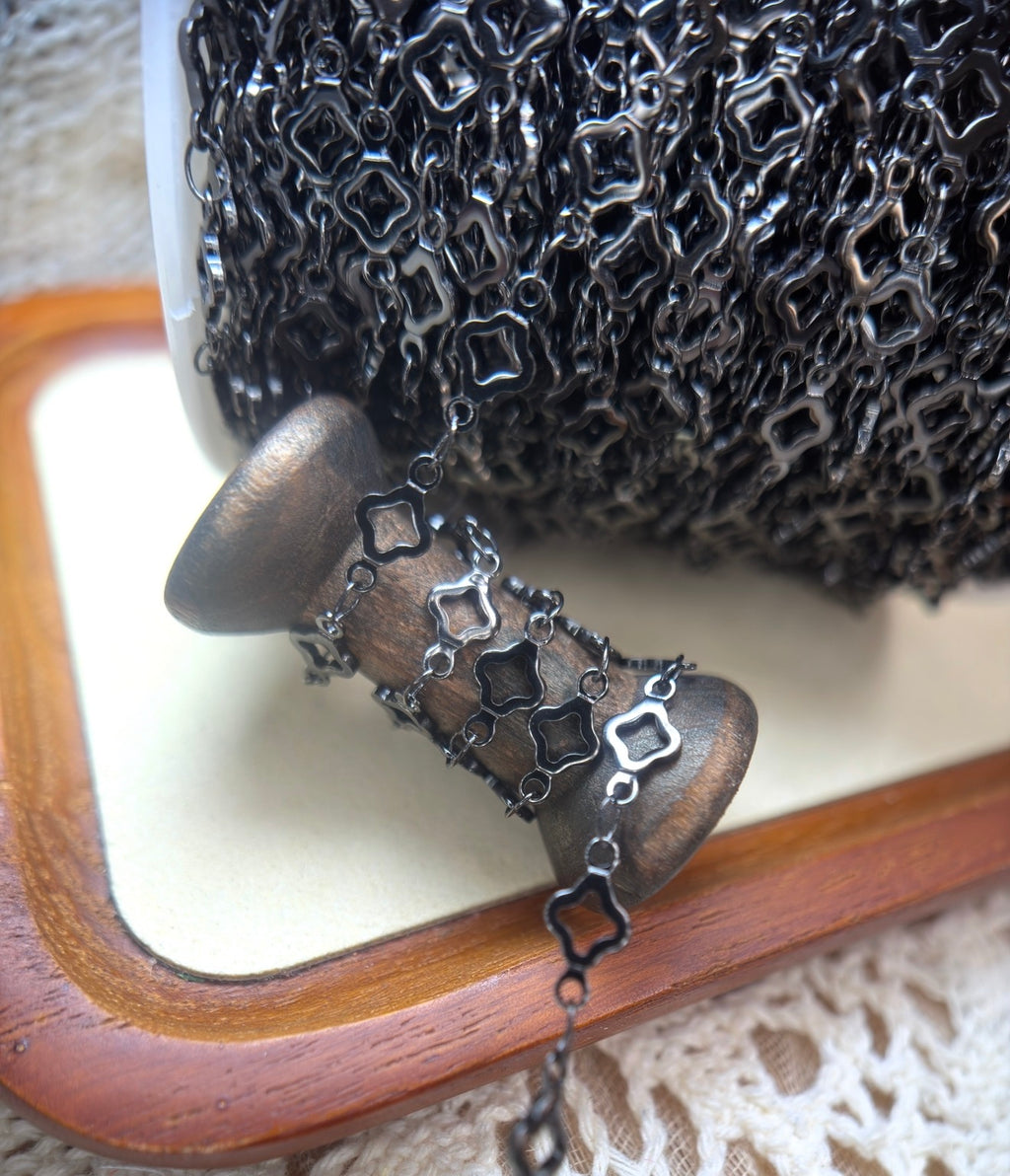 The Luxe Black Clover | Ion-Plated Clover Chain