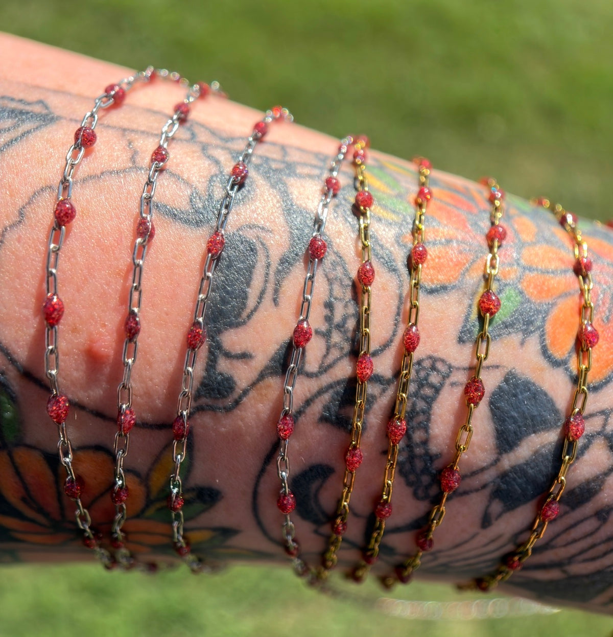 Scarlet Stardust — Iridescent Red Glitter Chain