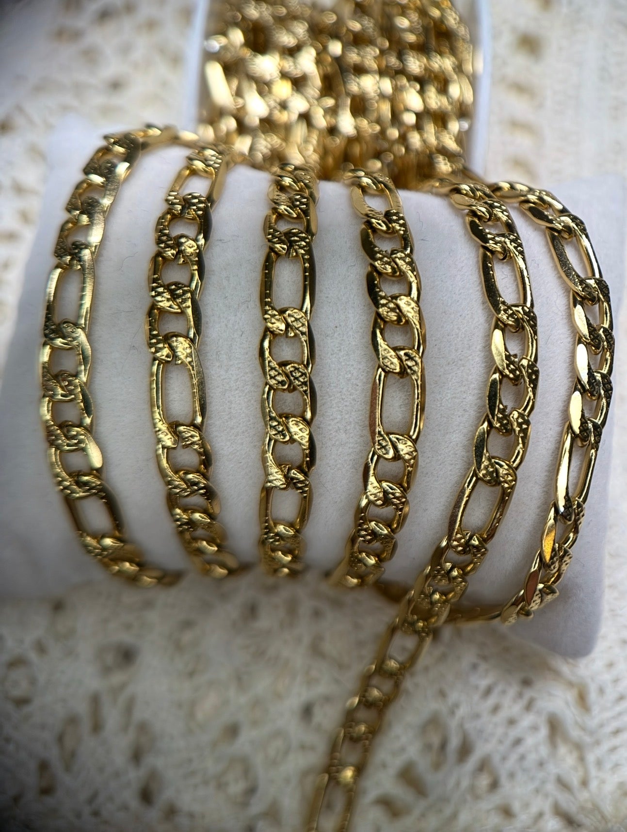 🤠 Rhinestone Cowboy™ | 18K PVD Gold Figaro Chain