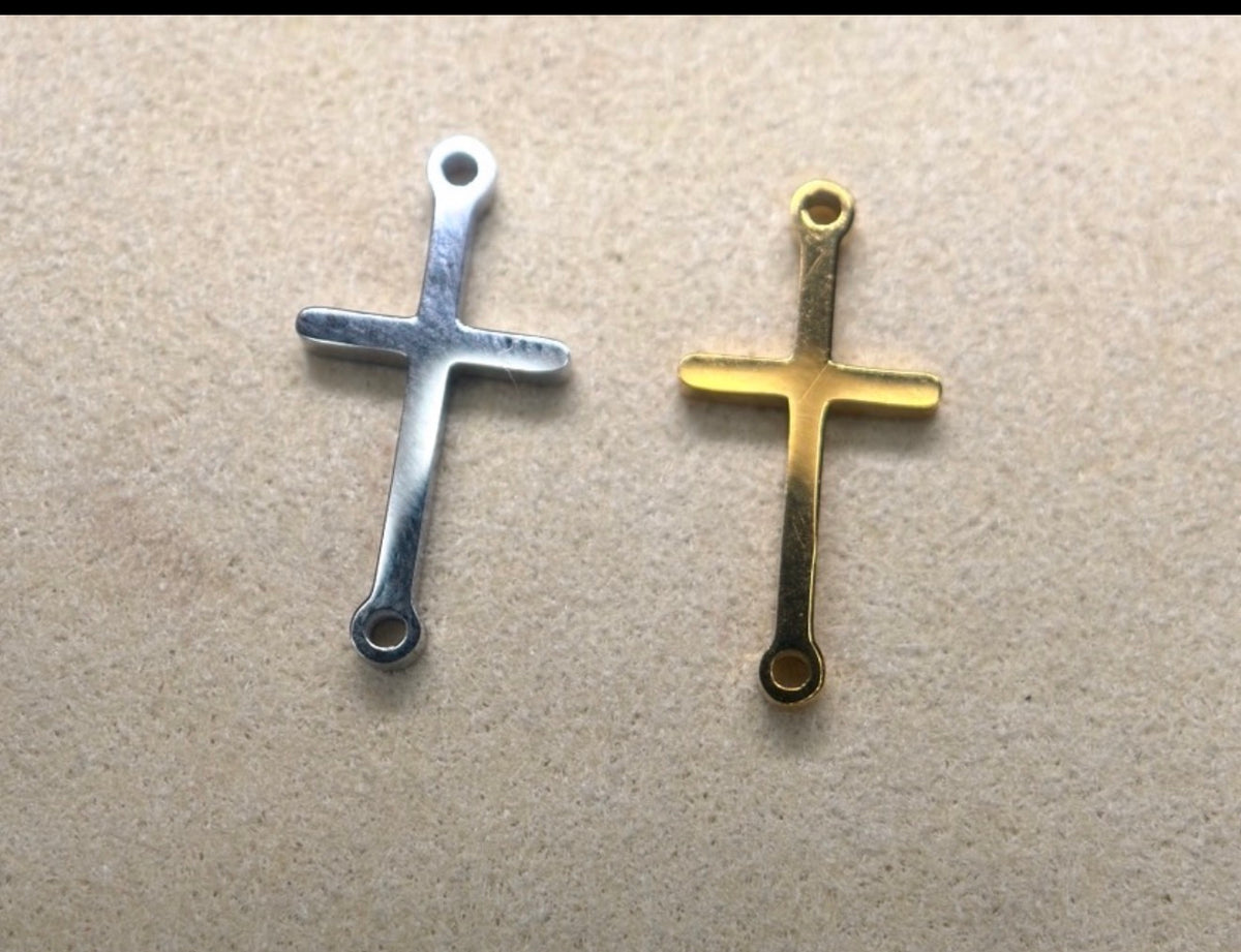 Cross connector charm