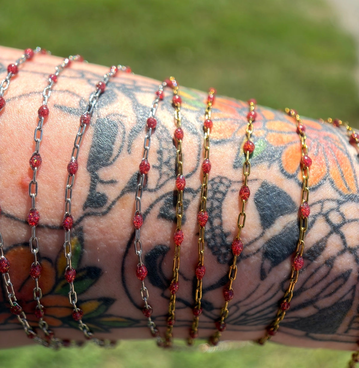 Scarlet Stardust — Iridescent Red Glitter Chain