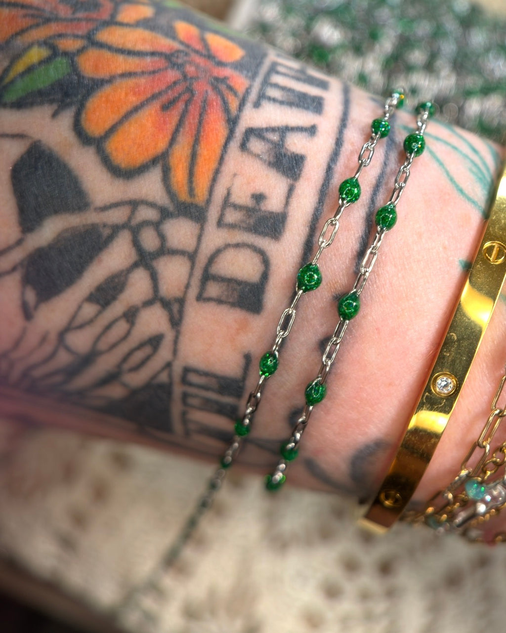 Emerald After Dark Sparkly Sunburst Chain