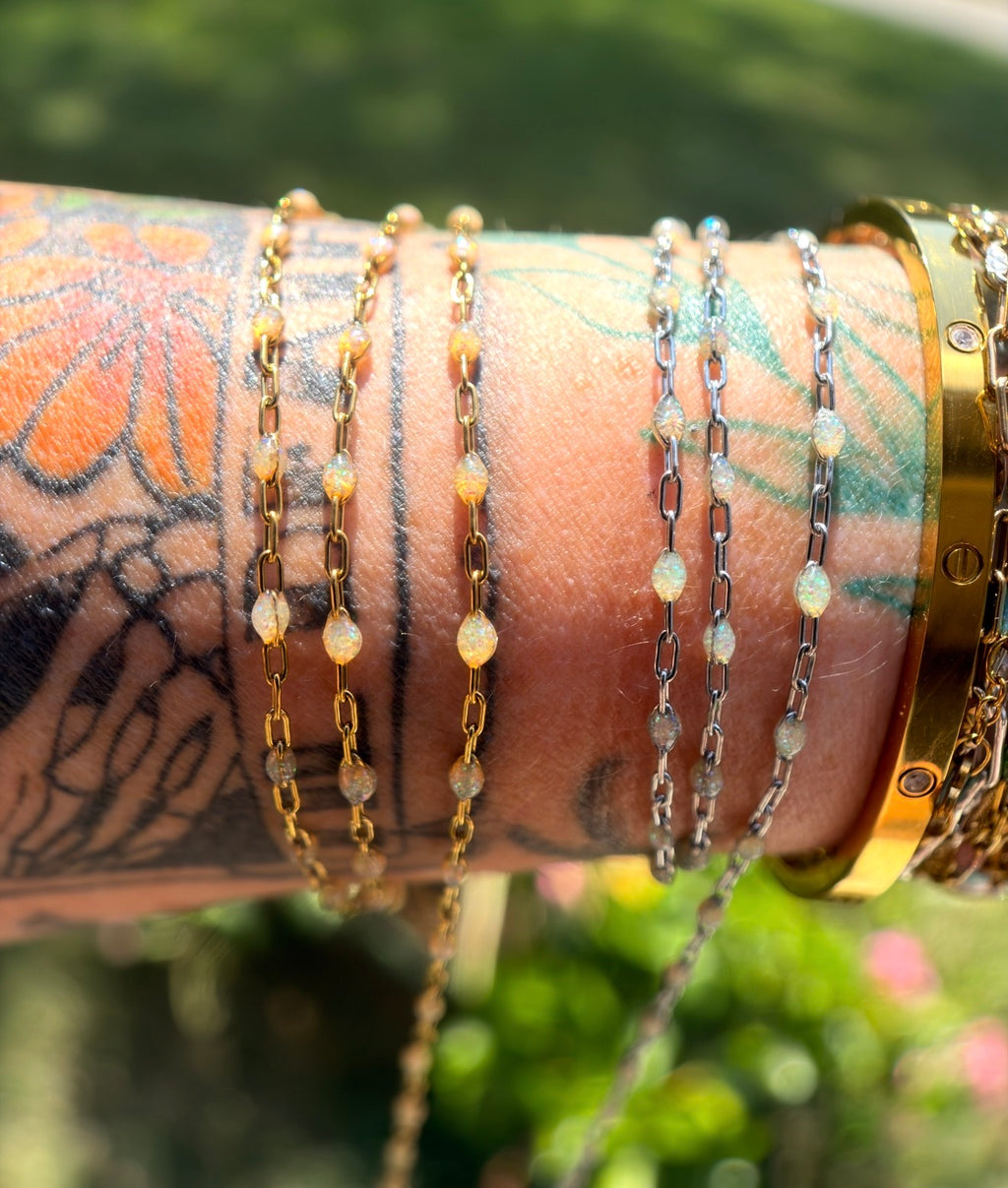 Peachy Babe – Iridescent Peach Sunburst Chain