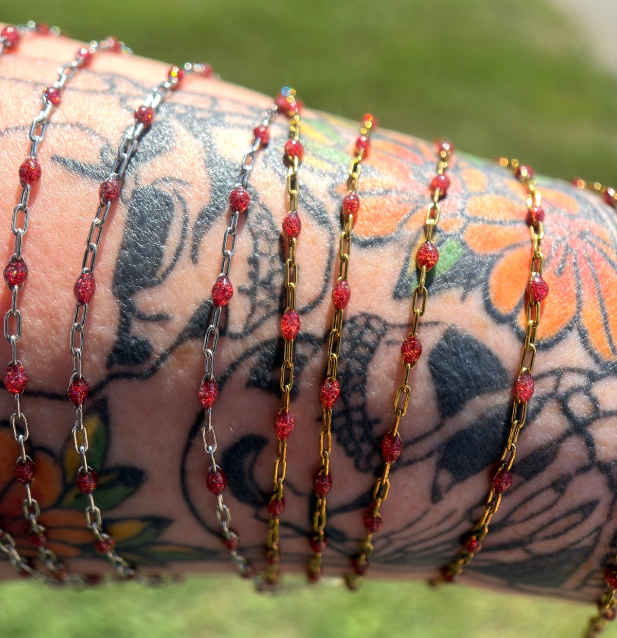 Scarlet Stardust — Iridescent Red Glitter Chain