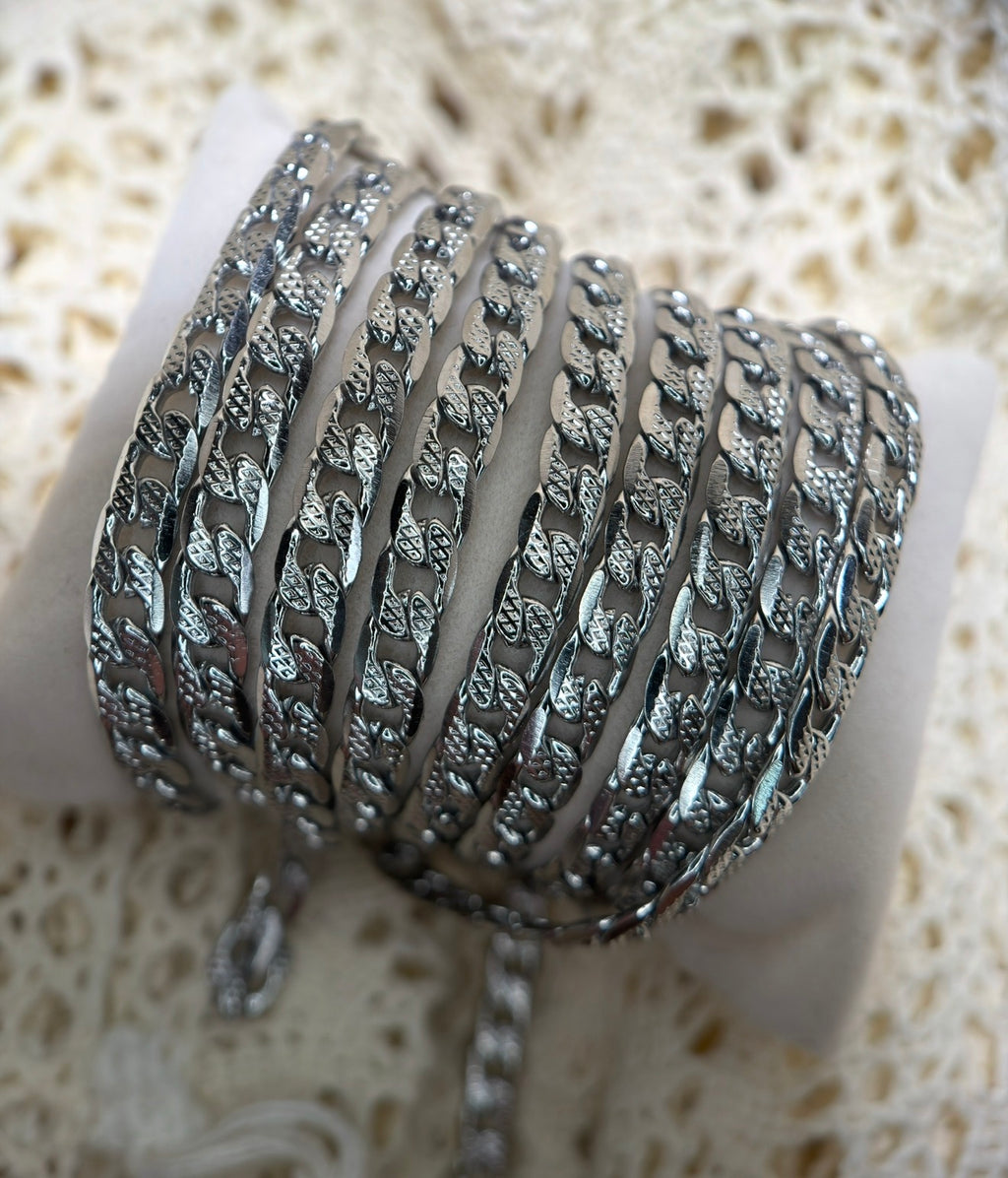 The Outlaw Diamond Cut Curb Chain