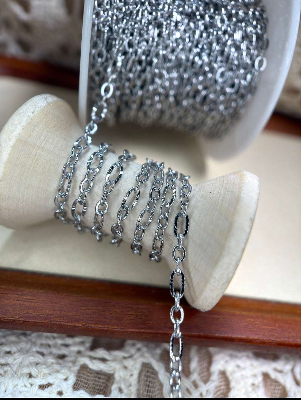 ✨ Triple Threat Textured Oval Chain