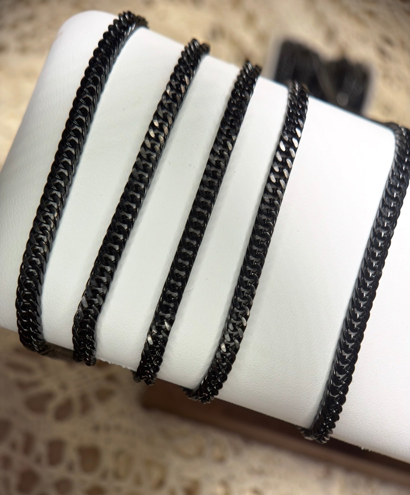 Diamondback | Ion Black Curb Chain