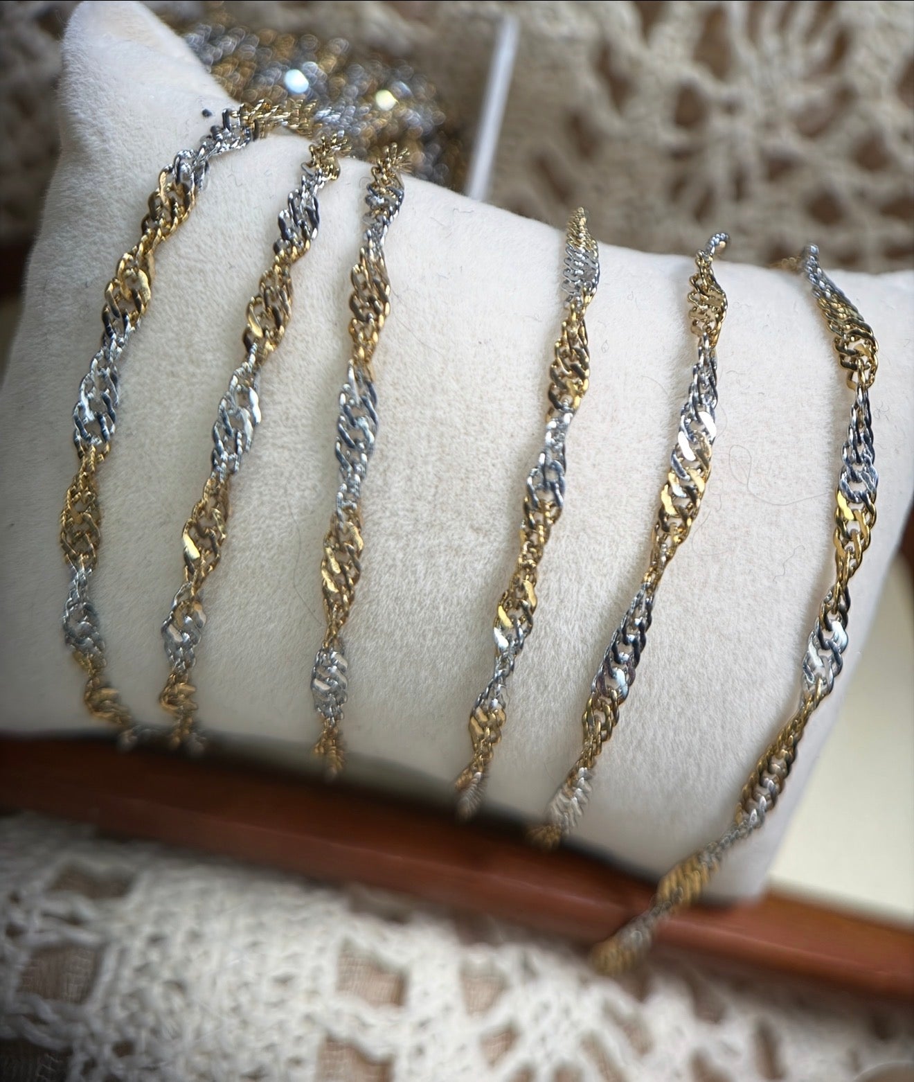 ✨ Twist Two-Toned Singapore Chain