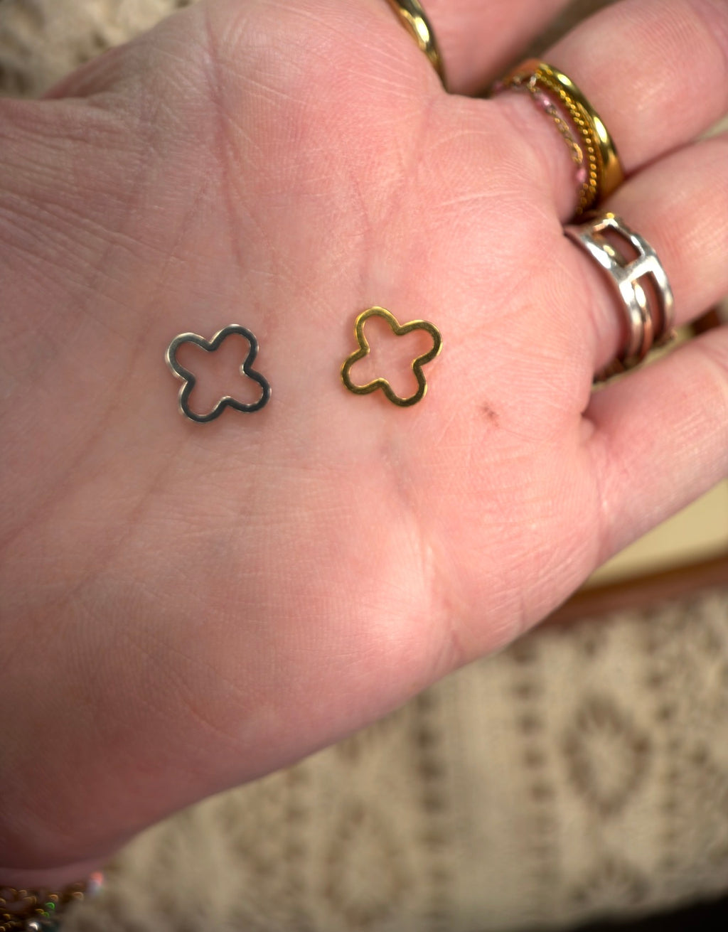 Lucky  Open Clover Connector