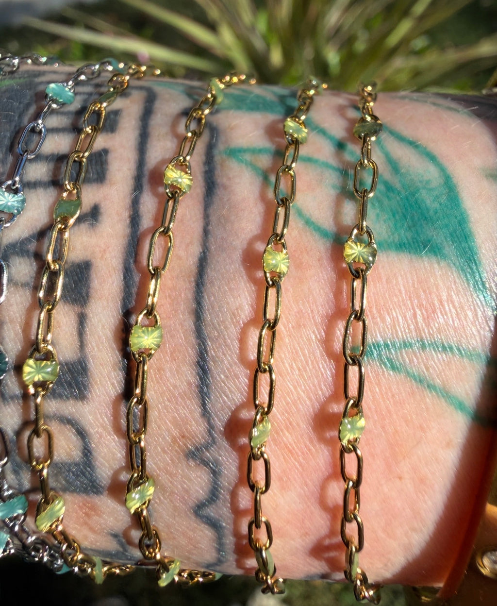 Tourmaline Glow Sunburst Paperclip Chain 1:3