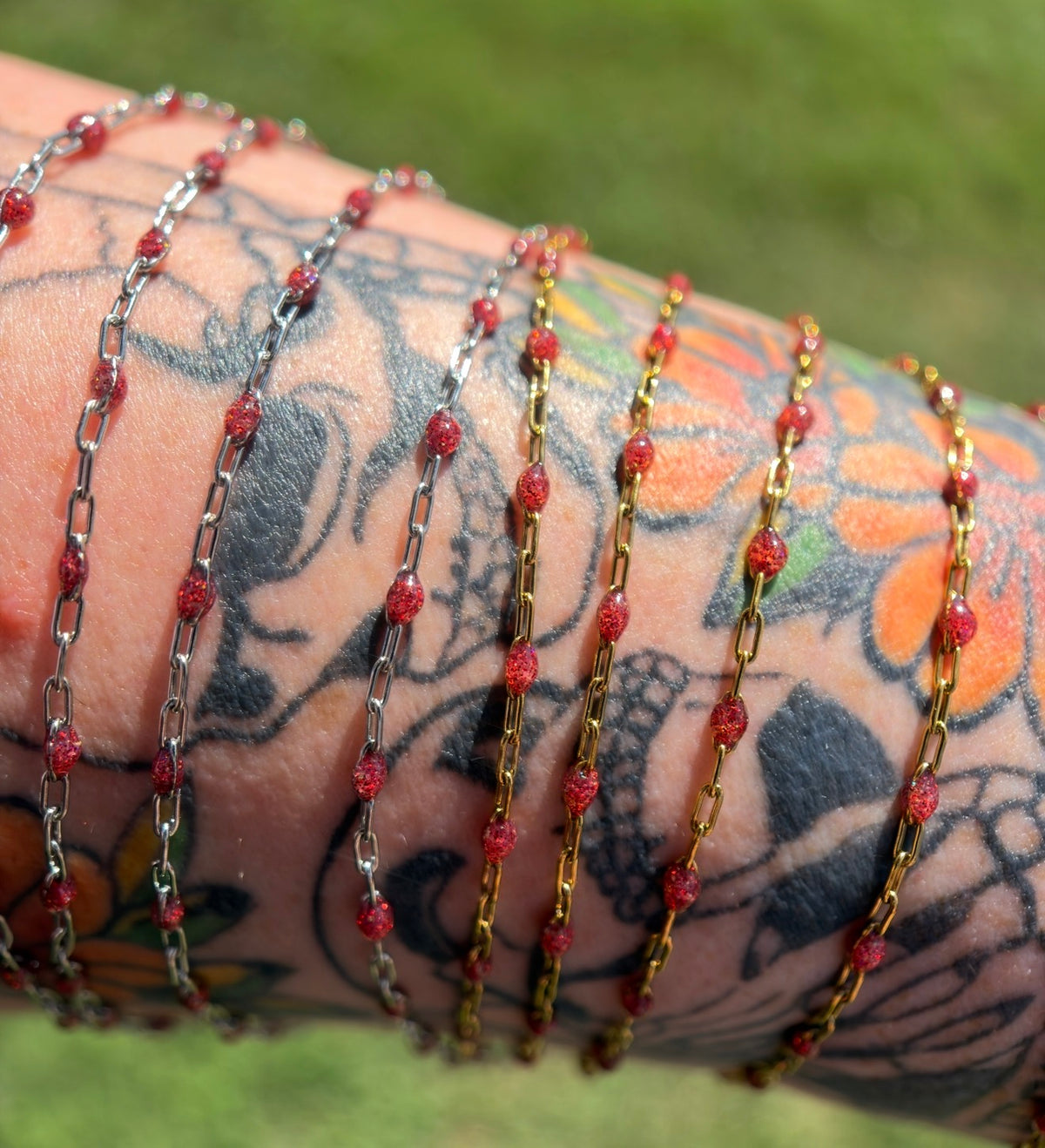 Scarlet Stardust — Iridescent Red Glitter Chain