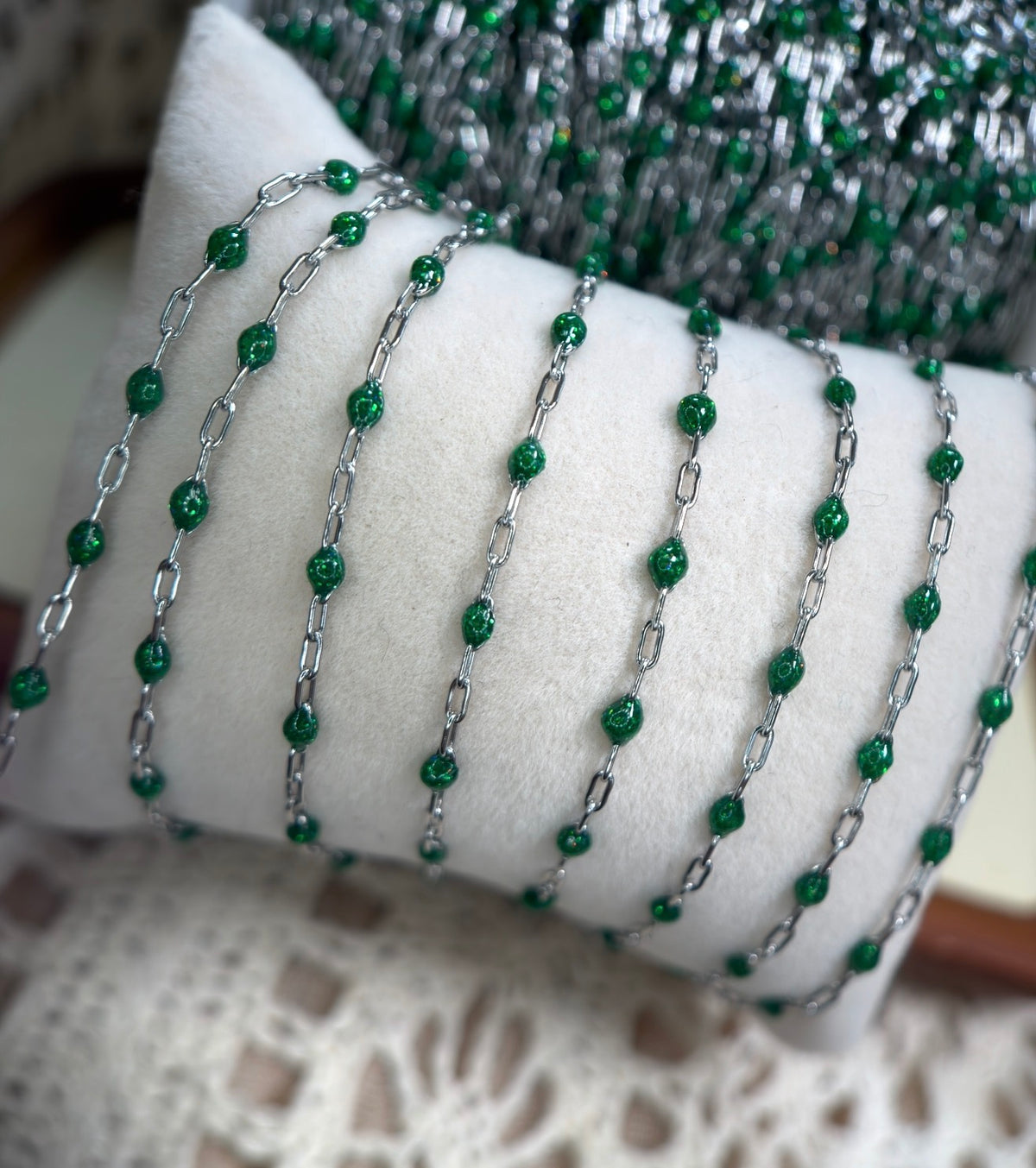 Emerald After Dark Sparkly Sunburst Chain