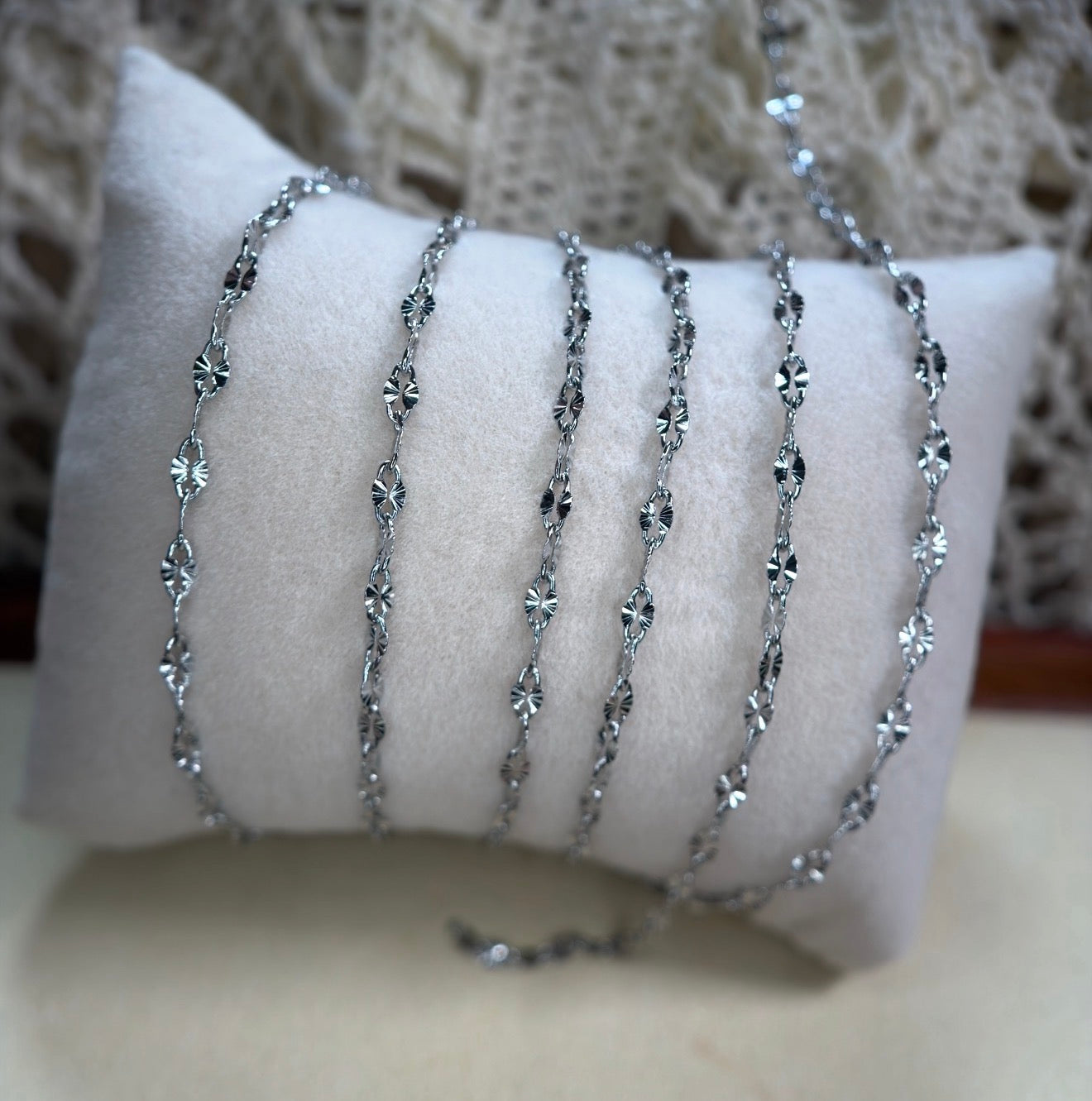 Sunshine Lips Sunburst Lip Chain