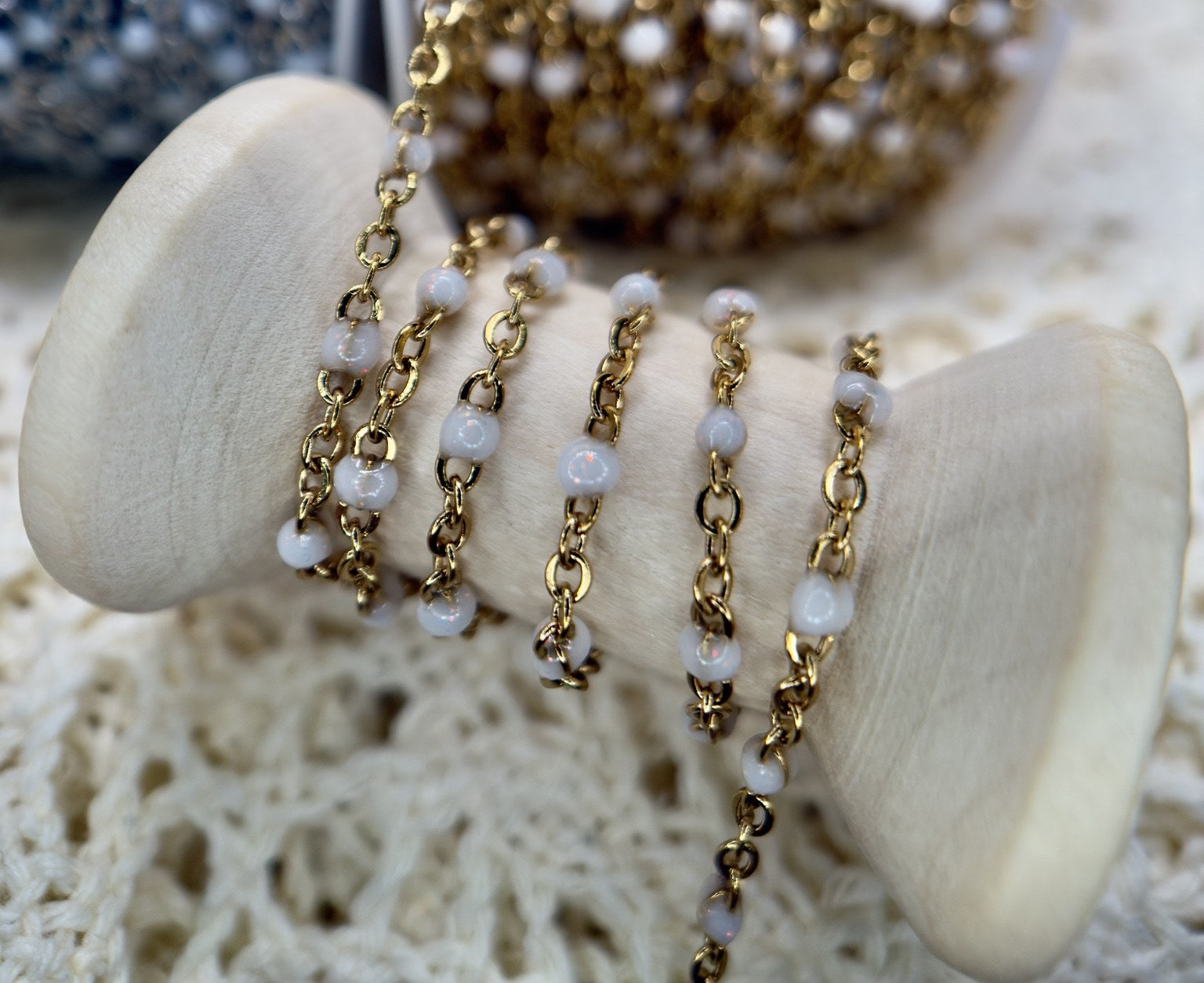 Snowflake Stardust™ Sparkly White Enamel Sat