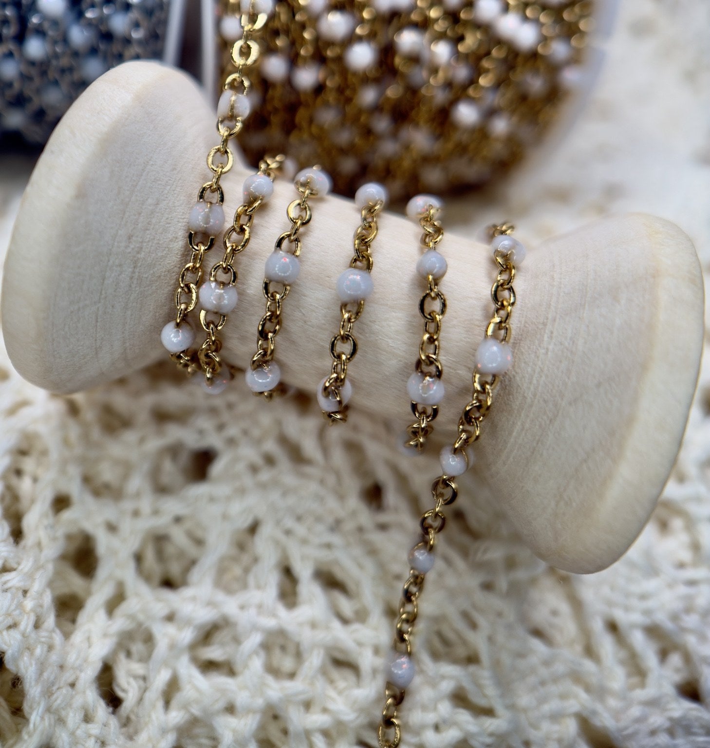 Snowflake Stardust™ Sparkly White Enamel Sat