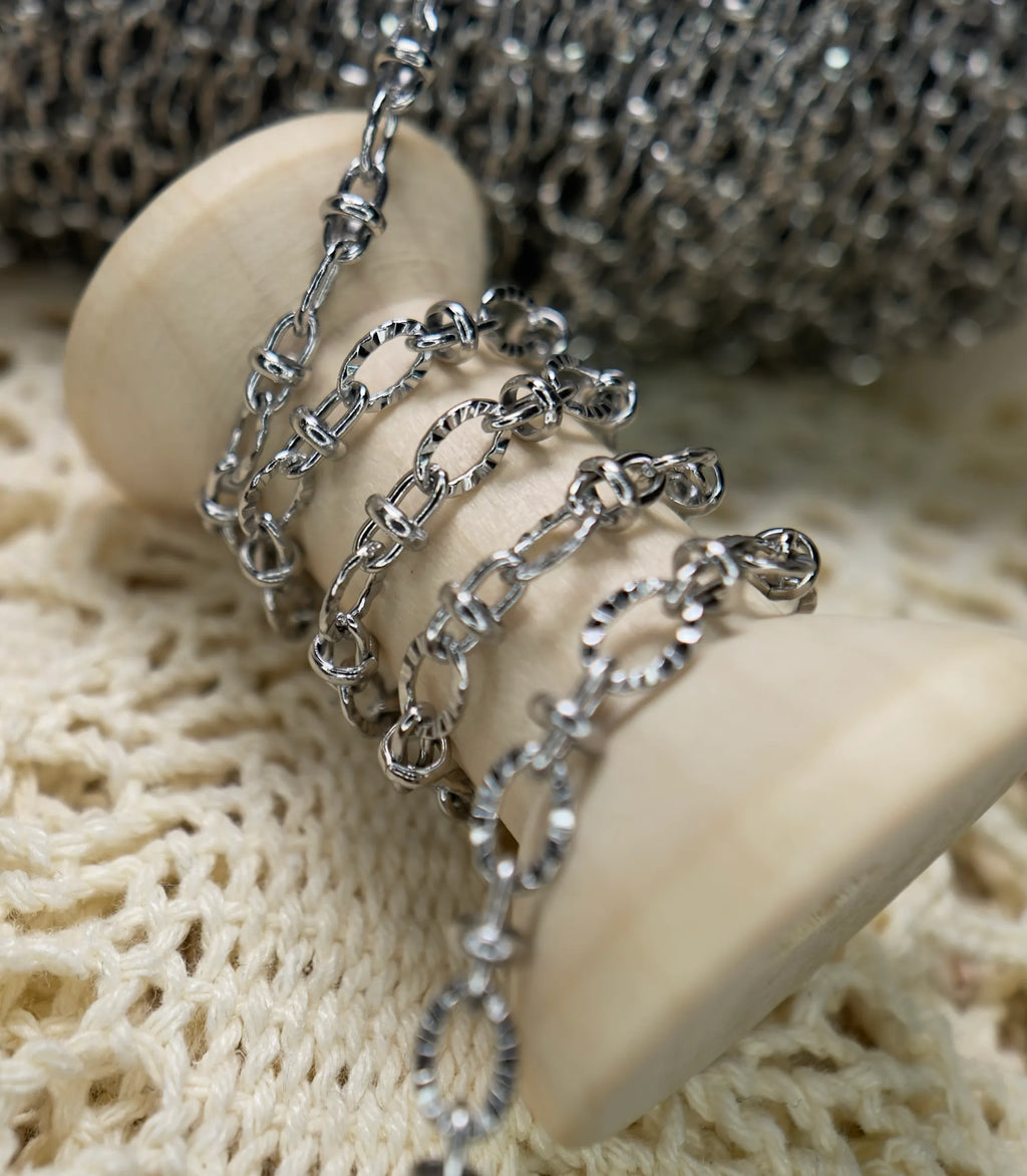 Sunflower Lane – Textured Oval Link Chain