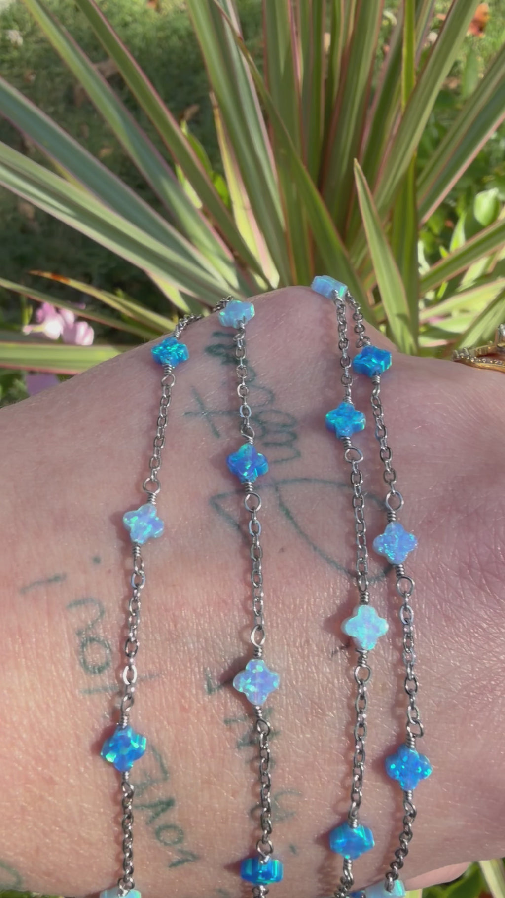 Blue Opal Lux | multicolor Clover